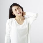 肩こりを改善する簡単なセルフストレッチ